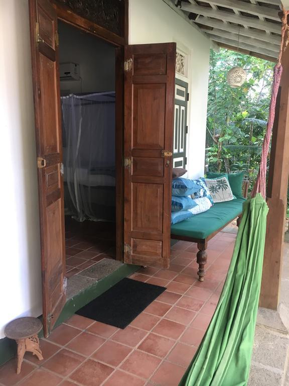 Walahanduwa Templeberg Bed & Breakfast エクステリア 写真